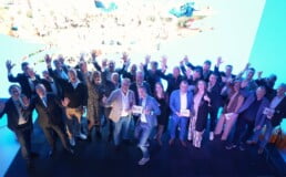 04. Sap partner awards 2022 groepsfoto winnaars podium scaled uai • live-impact. Nl